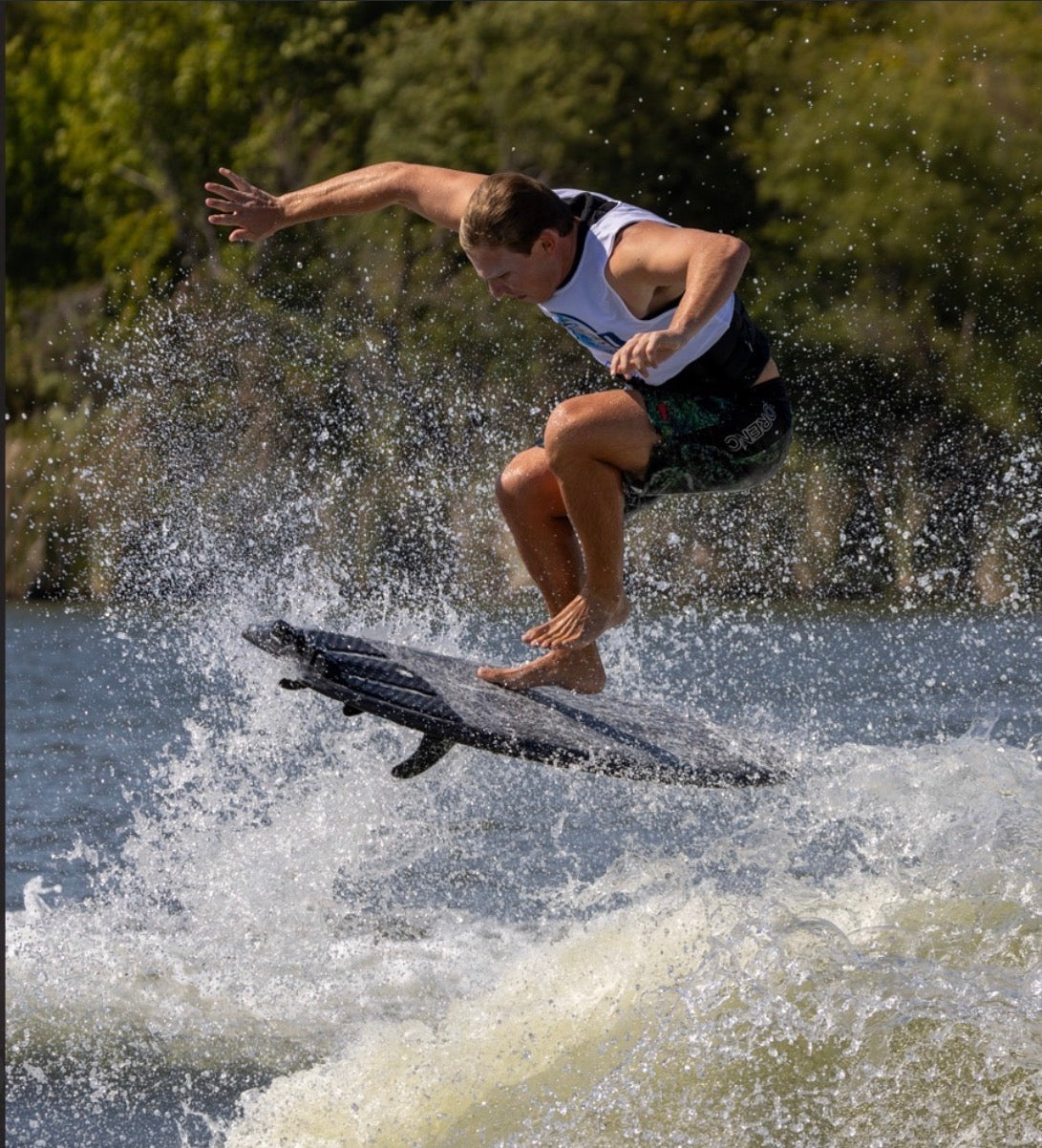 Surf Wax vs Traction Pad: Which One Should You Use for Better Grip?