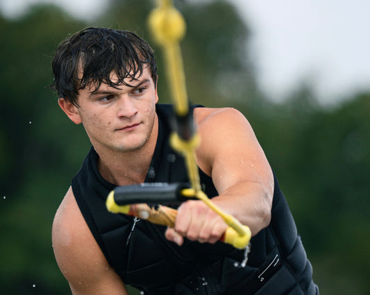 How to Drop the Rope Wakesurfing (Step-by-Step Guide for Beginners)