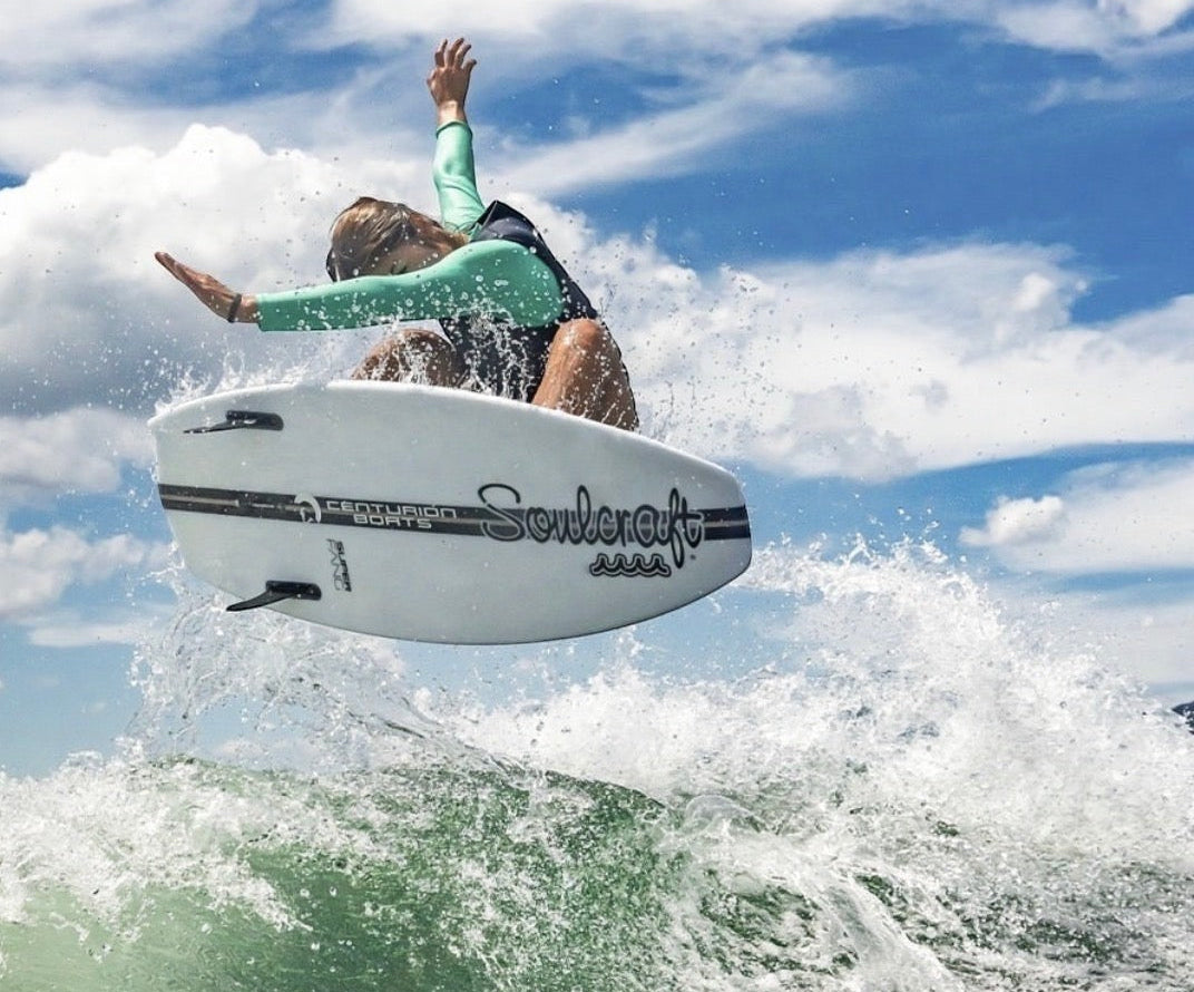 Soulcraft R-Series SuperFang Wakesurf Board - bottom and rail view
